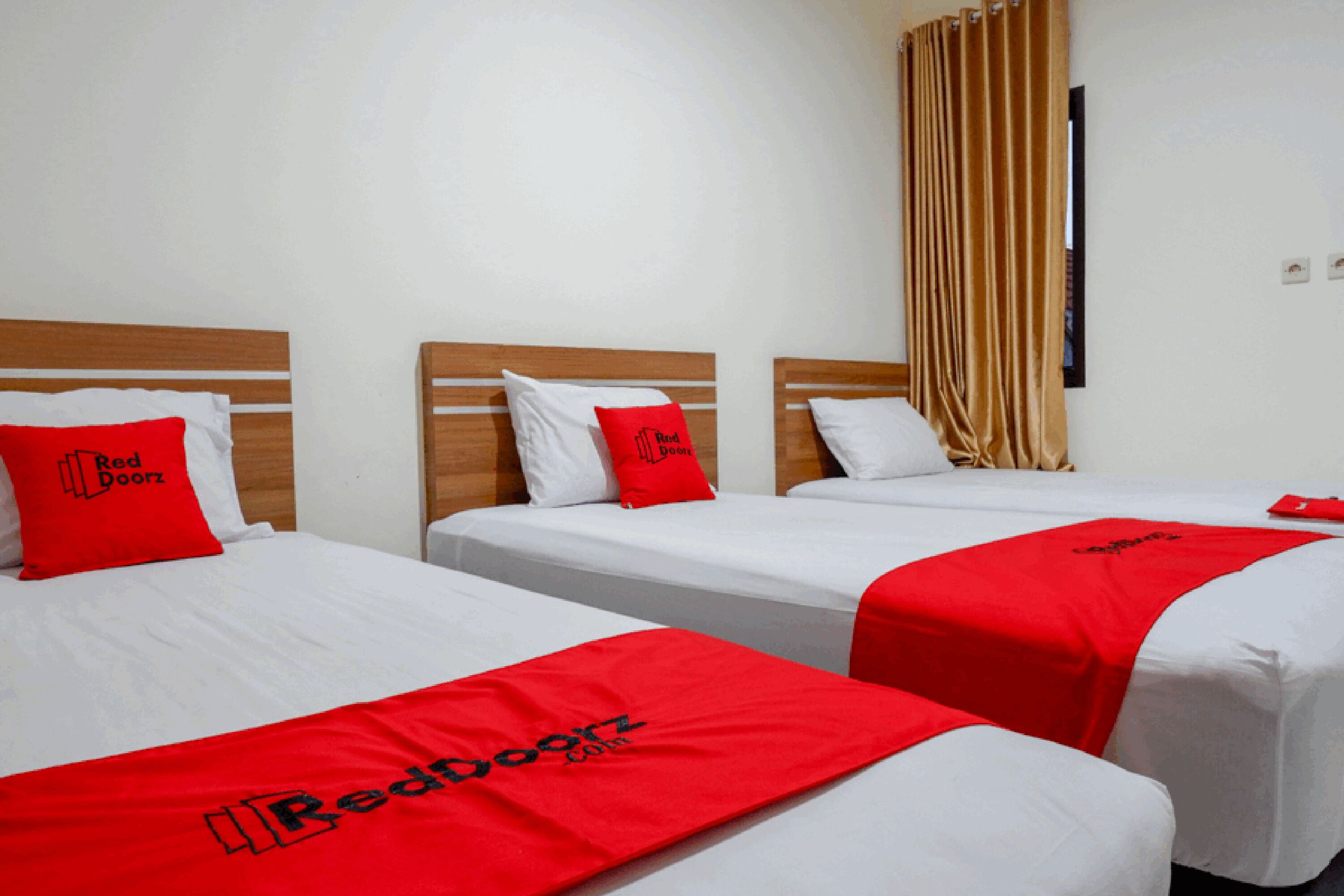 RedDoorz near Living Plaza Purwokerto