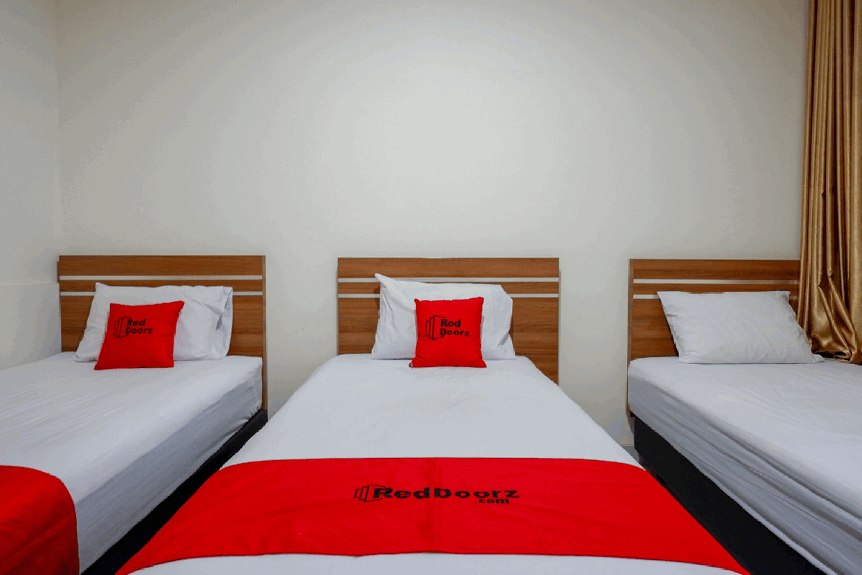 RedDoorz near Living Plaza Purwokerto
