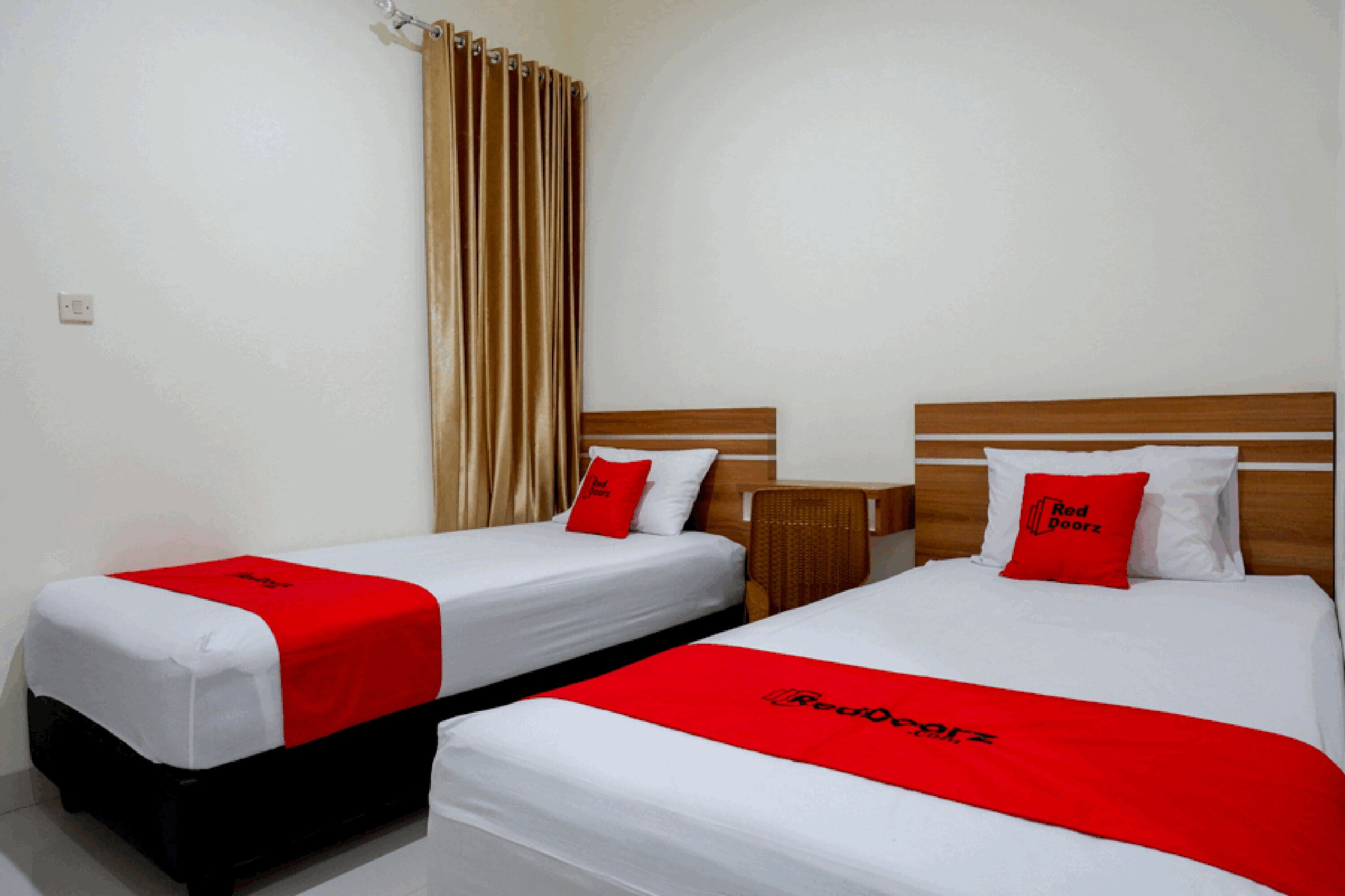 RedDoorz near Living Plaza Purwokerto