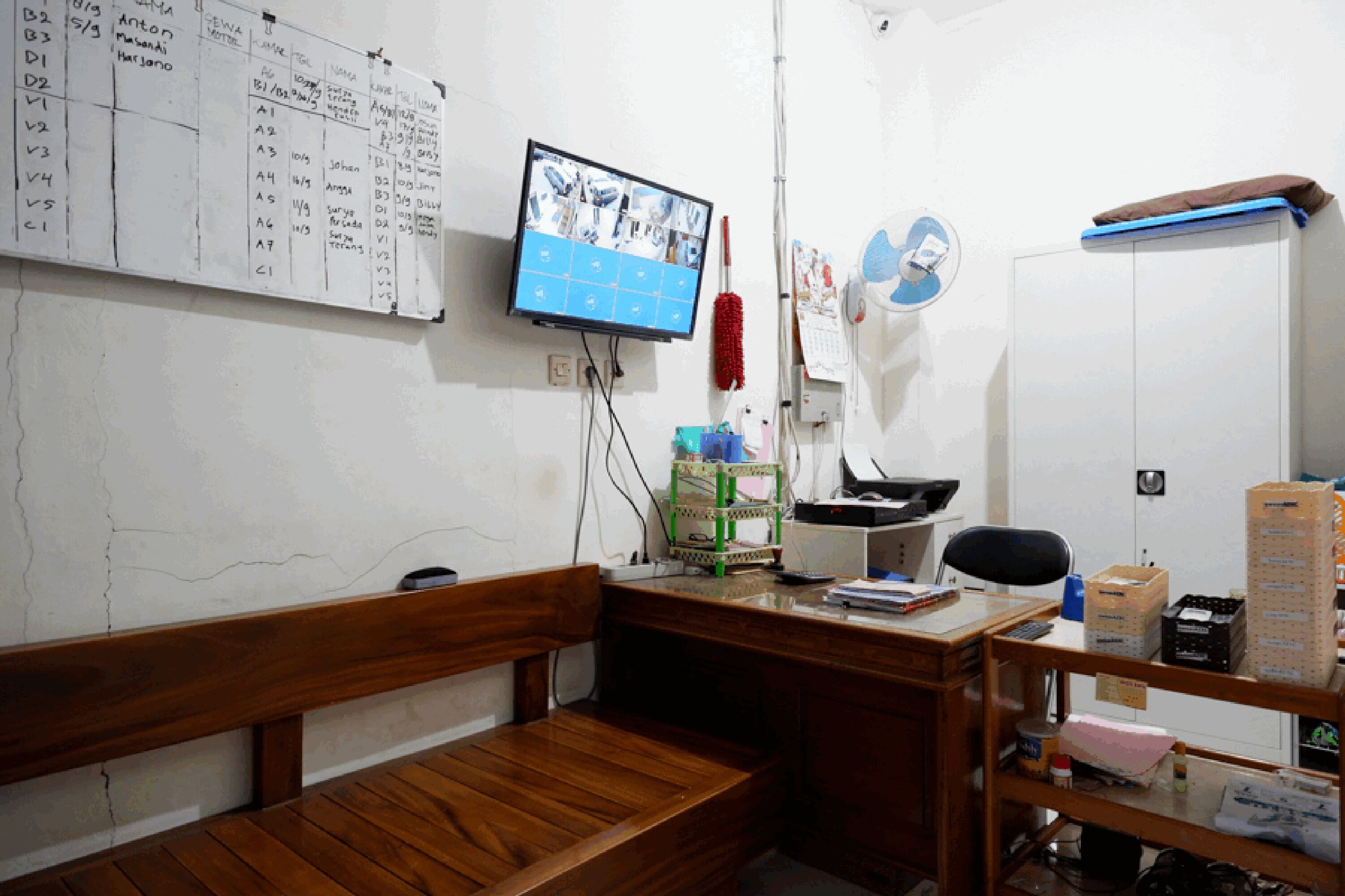 RedDoorz near Living Plaza Purwokerto