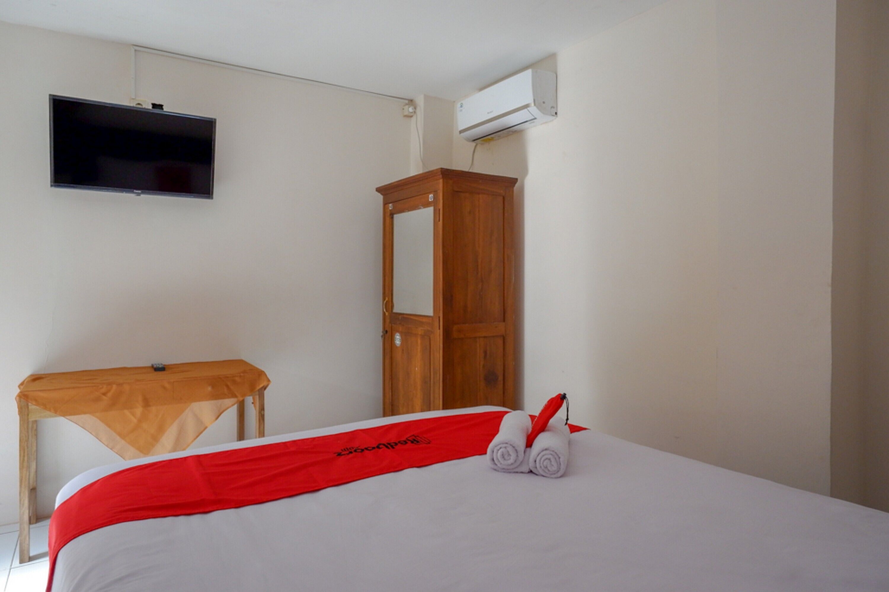 Wisma Bougenuil Mas By RedDoorz