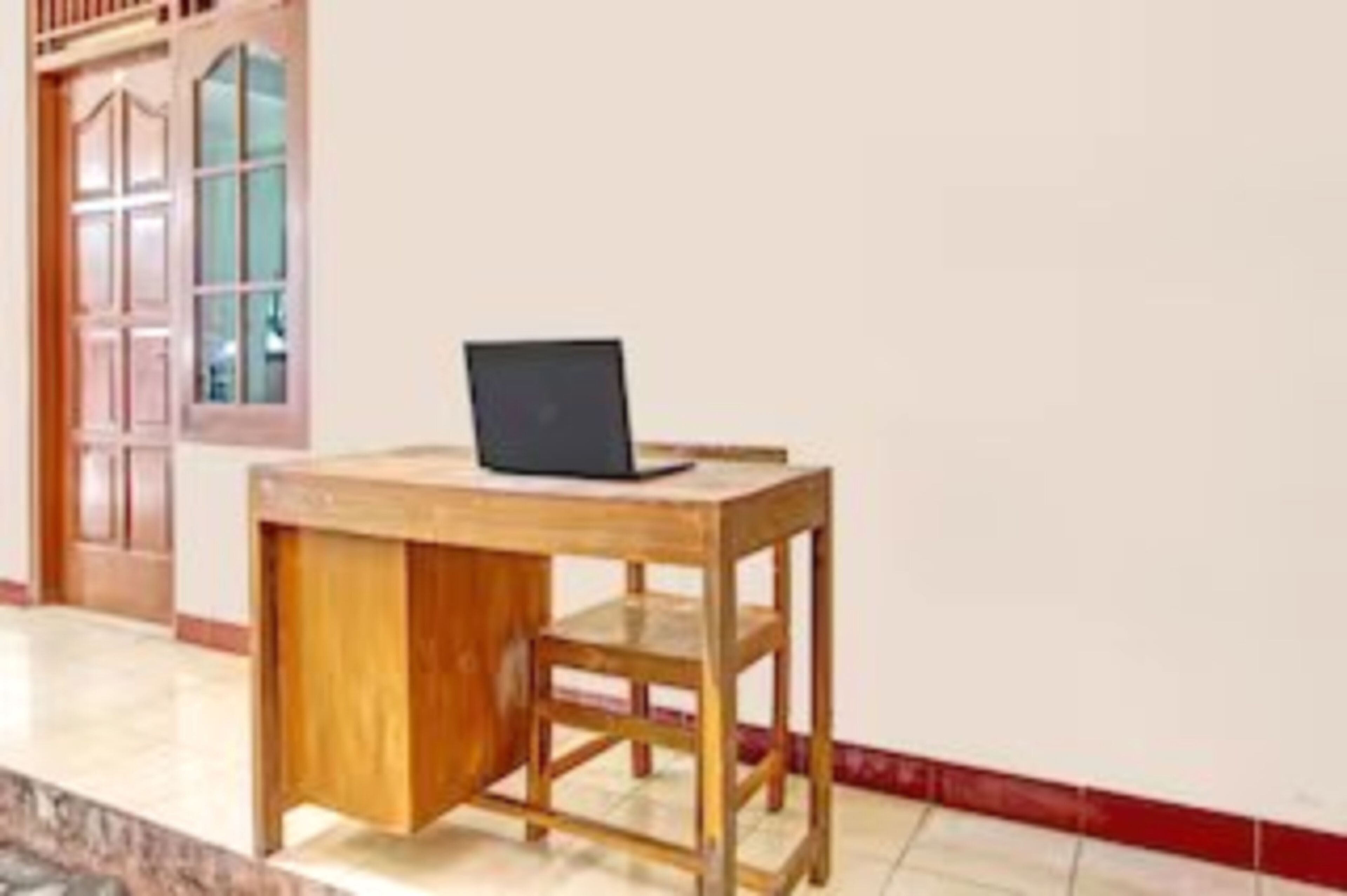 Spot On 92434 Puri Kasih Guest House Syariah