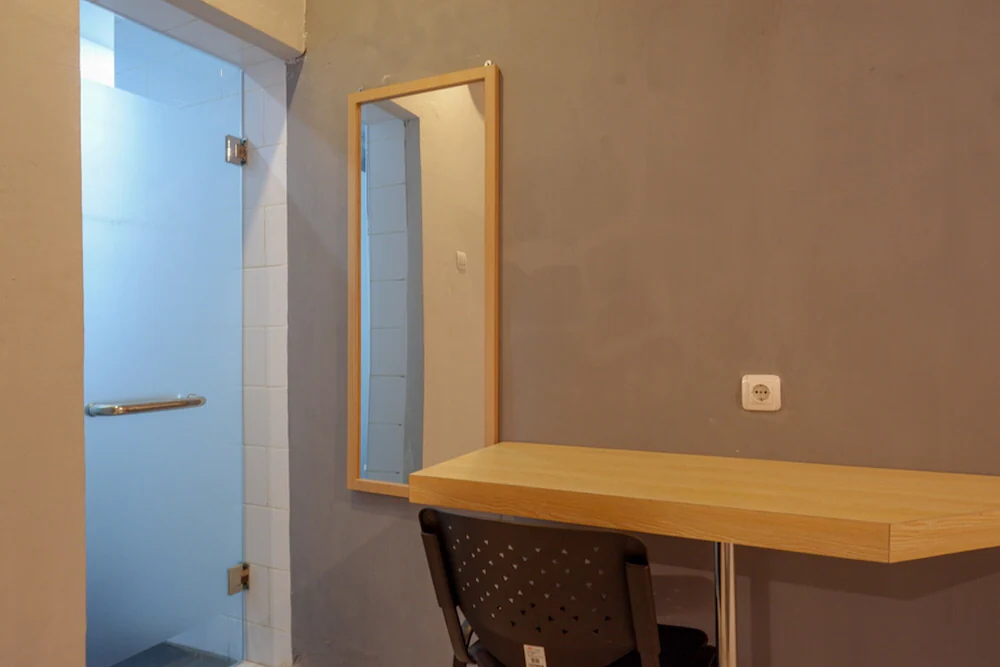 Hugo Suties by RedDoorz