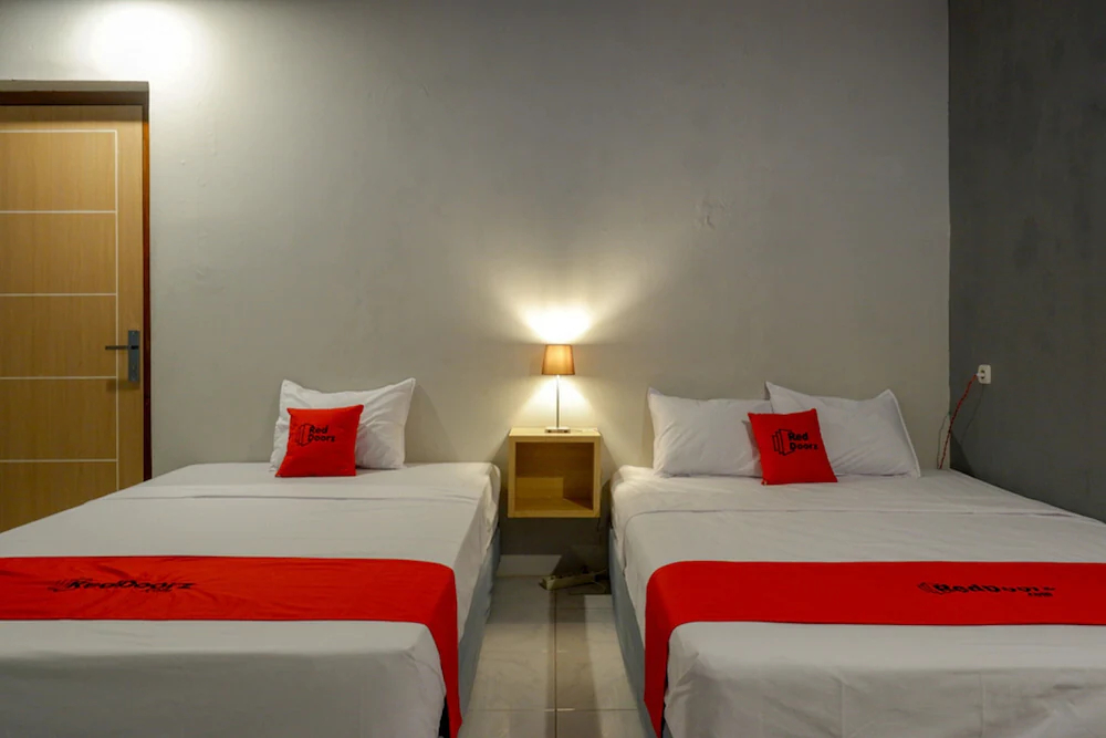 Hugo Suties by RedDoorz