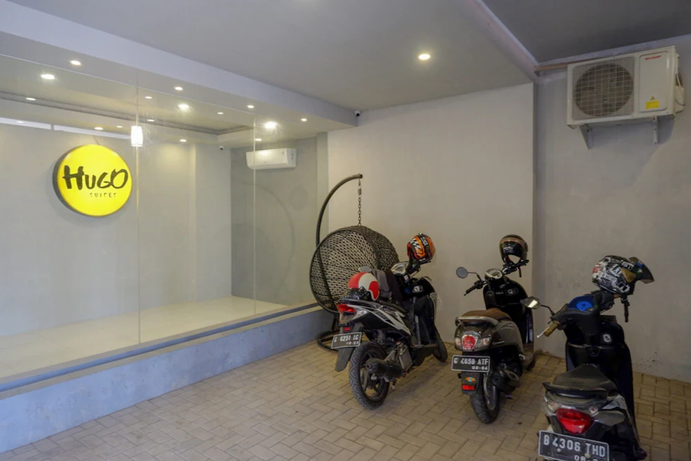 Hugo Suties by RedDoorz