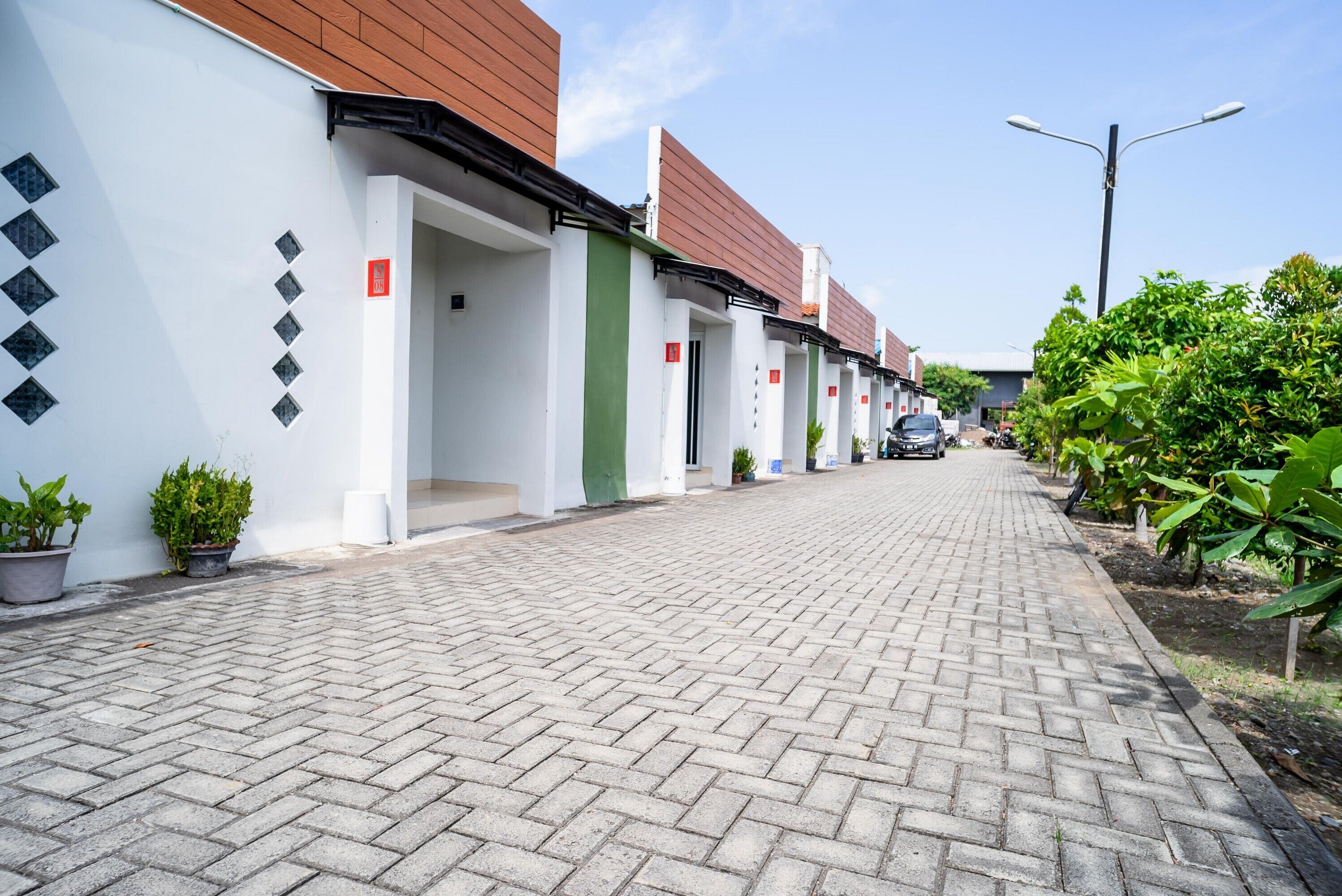 Sitiinggil Guesthouse by RedDoorz