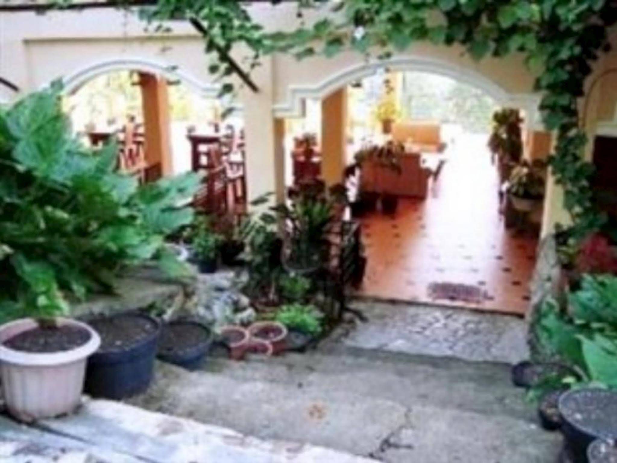Centro Bajo Hotel