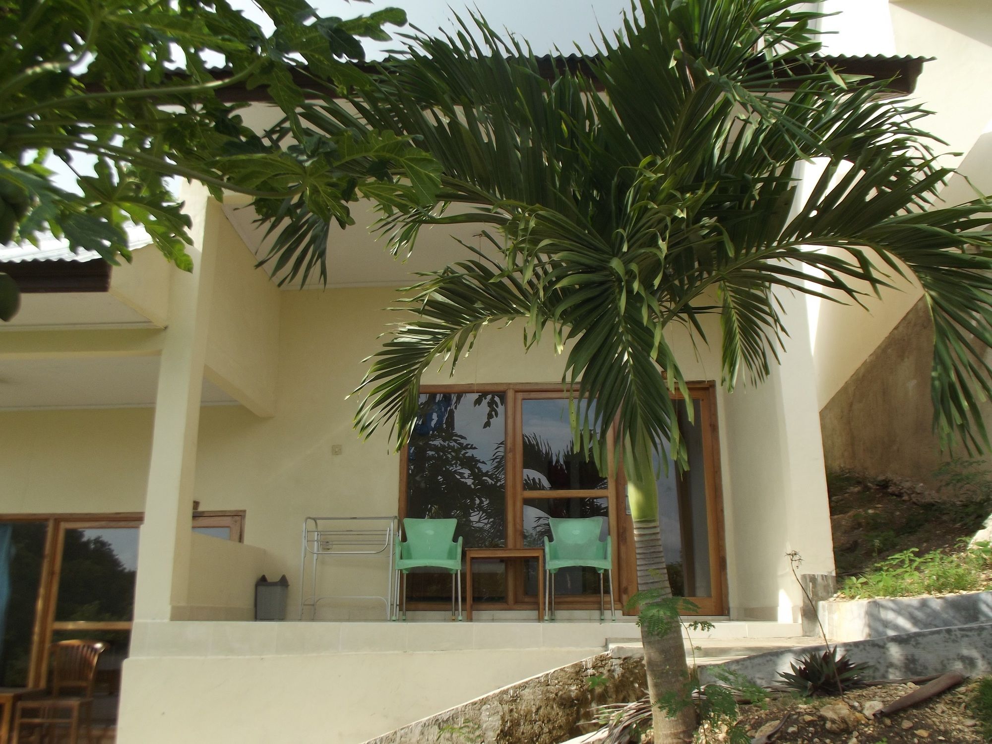 CF Komodo Hotel