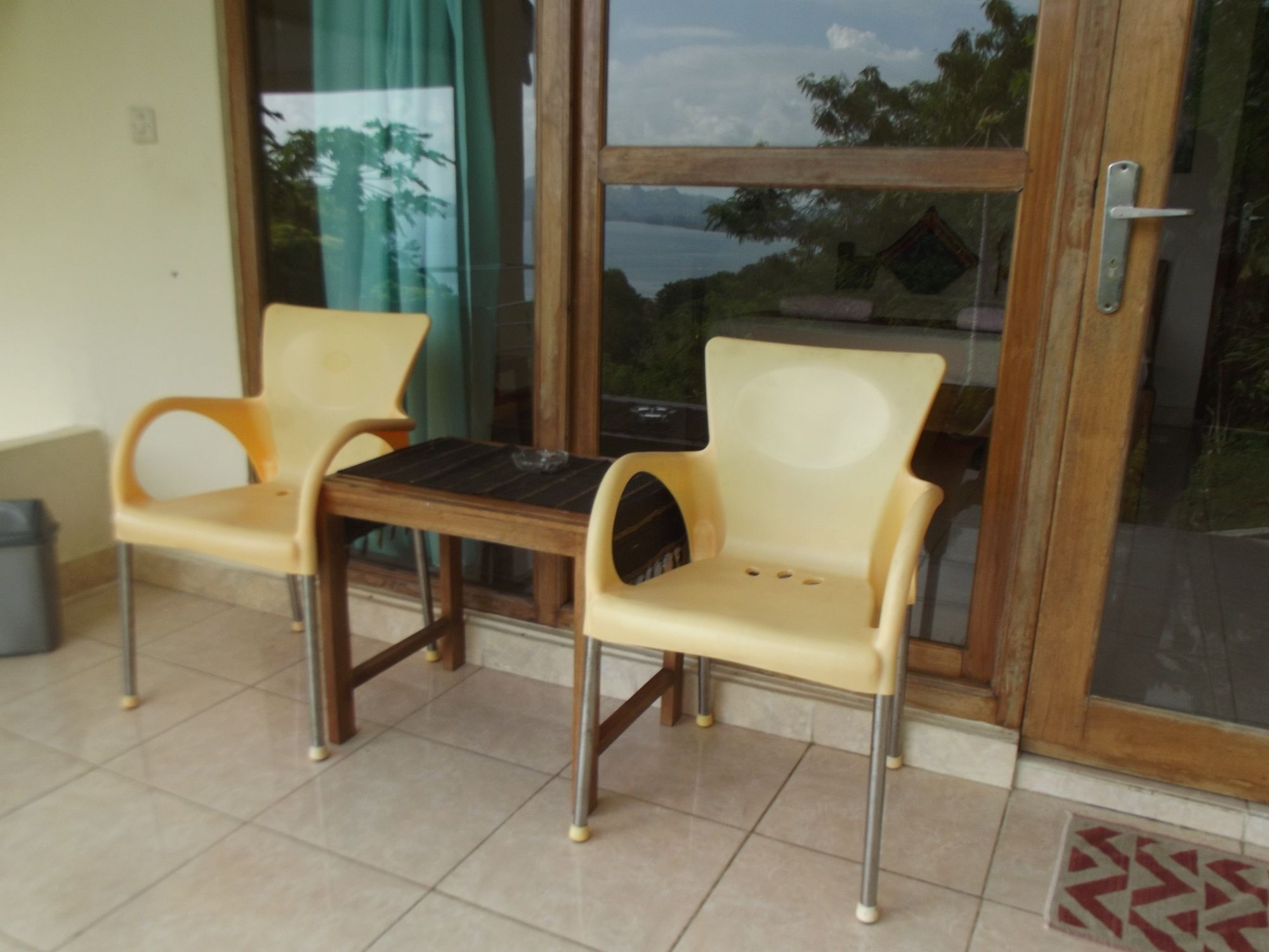 CF Komodo Hotel