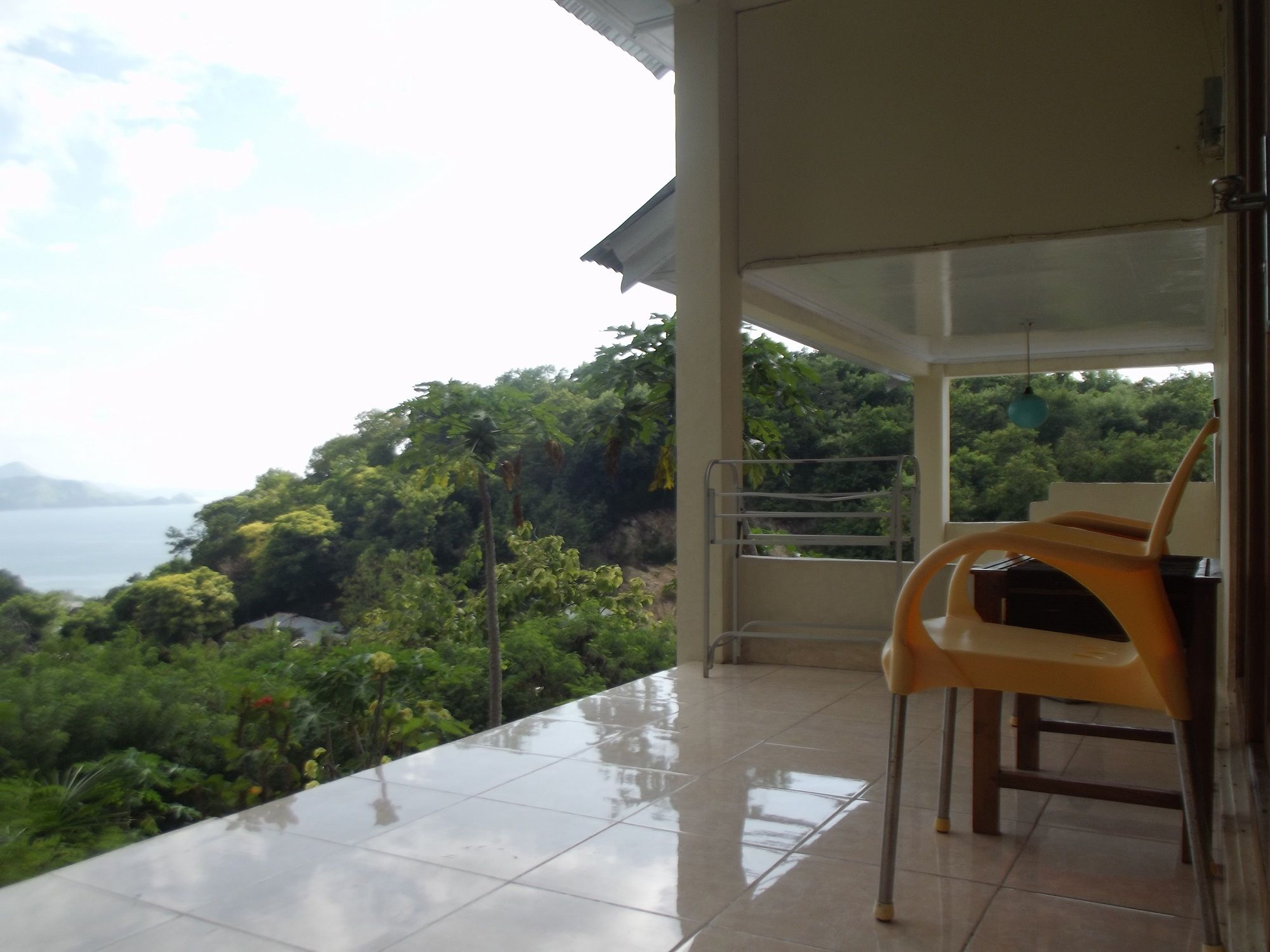 CF Komodo Hotel