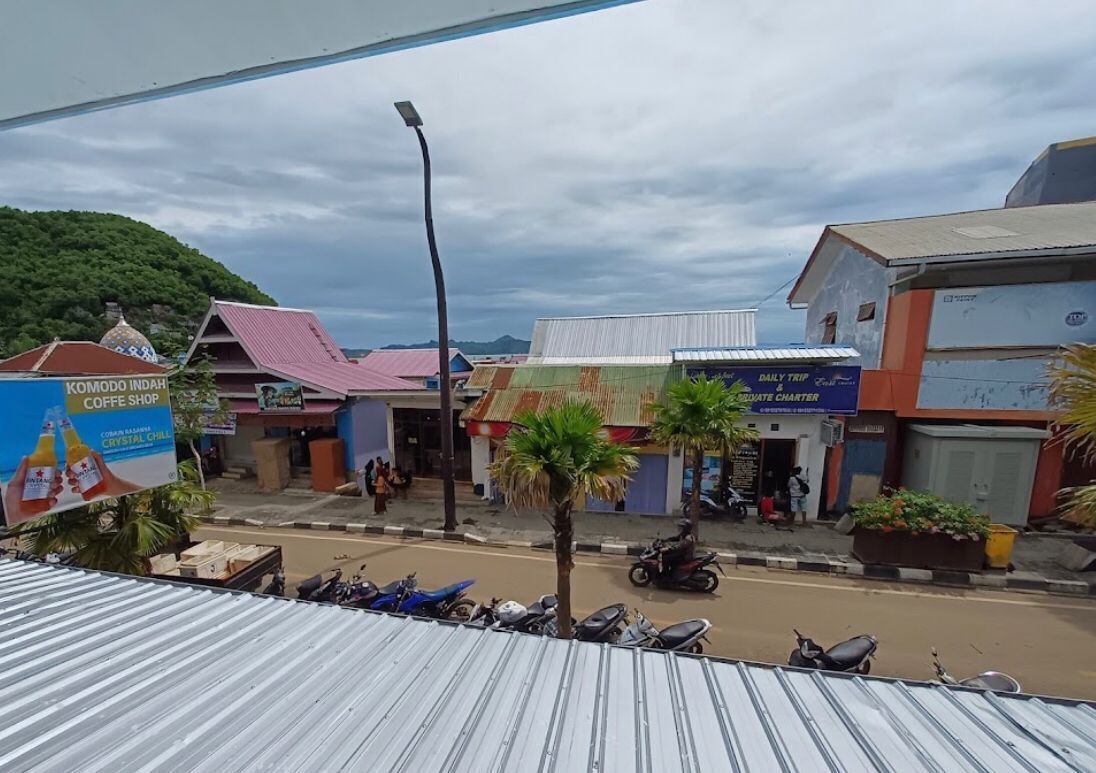 Komodo Indah Hotel
