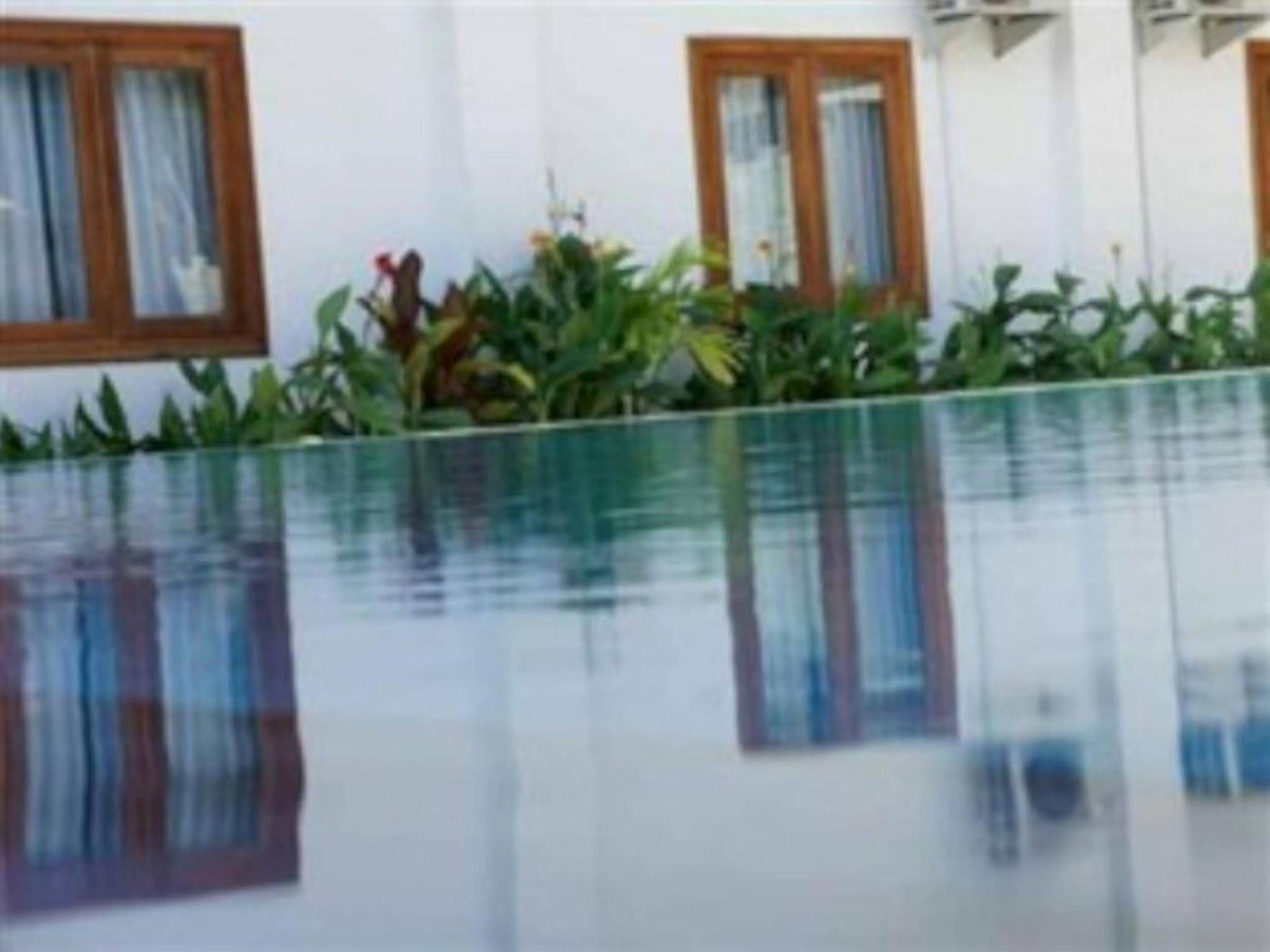 Sylvia Hotel Maumere