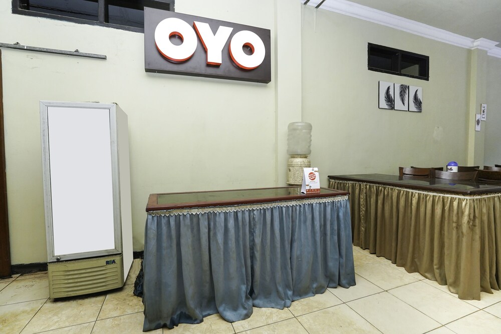 Hotel Madinah Syariah by OYO Rooms