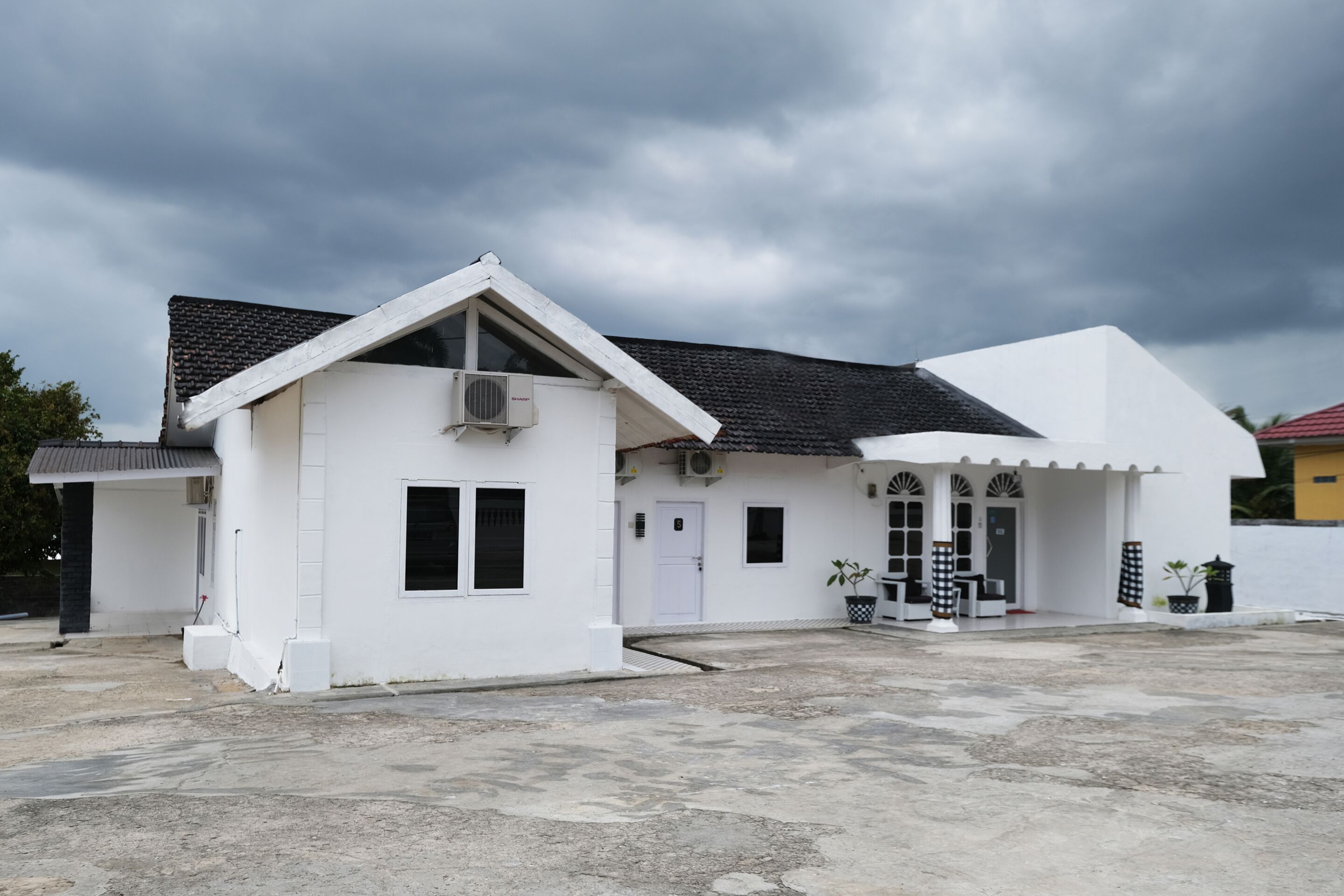 Dewi Residence 1