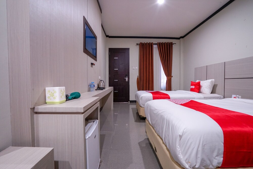 Grand Mutiara Hotel by OYO Rooms