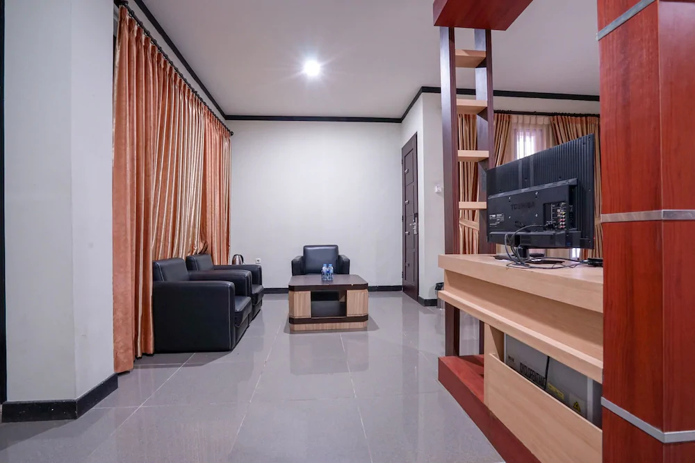 Grand Mutiara Hotel by OYO Rooms