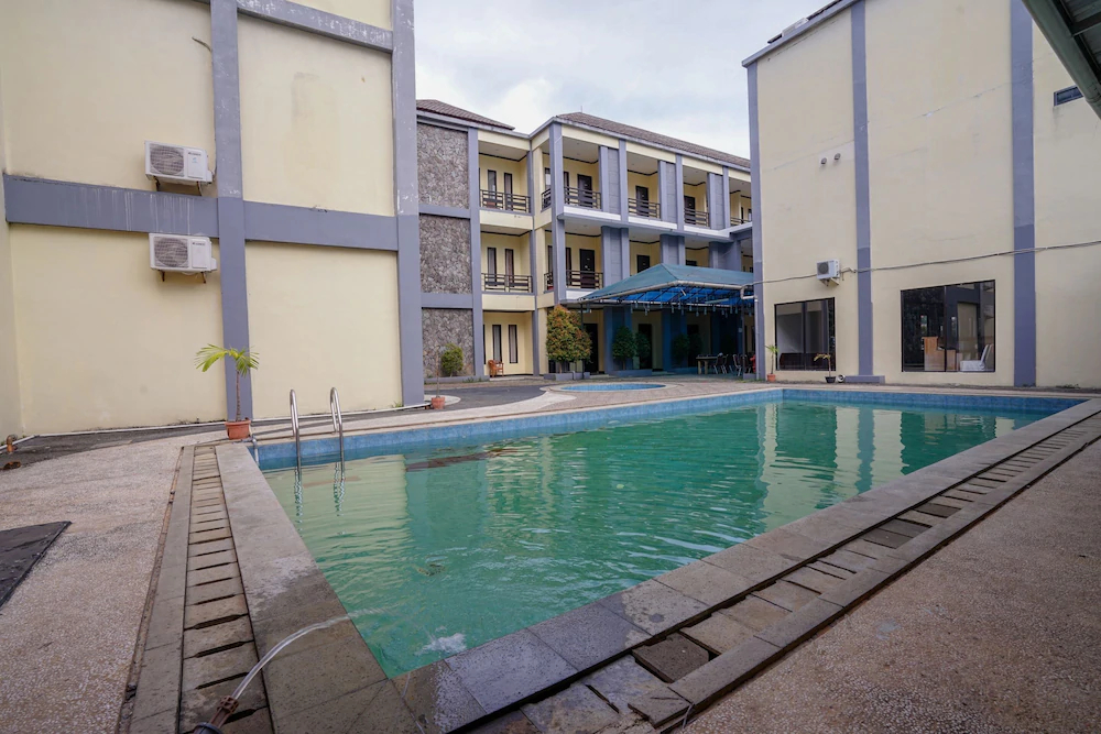 Grand Mutiara Hotel by OYO Rooms