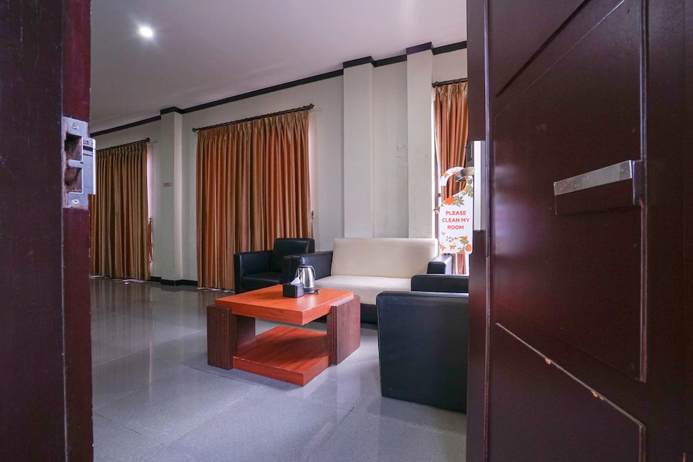 Grand Mutiara Hotel by OYO Rooms