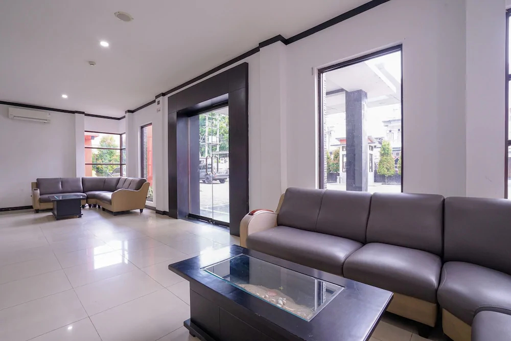 Grand Mutiara Hotel by OYO Rooms