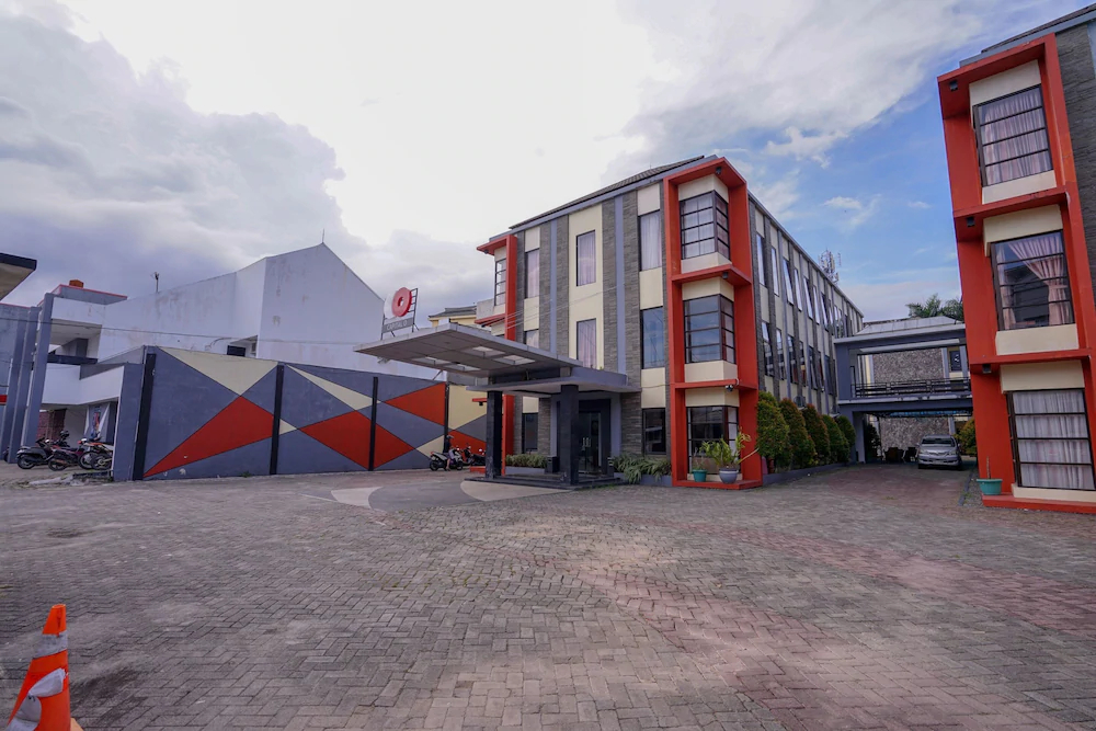 Grand Mutiara Hotel by OYO Rooms