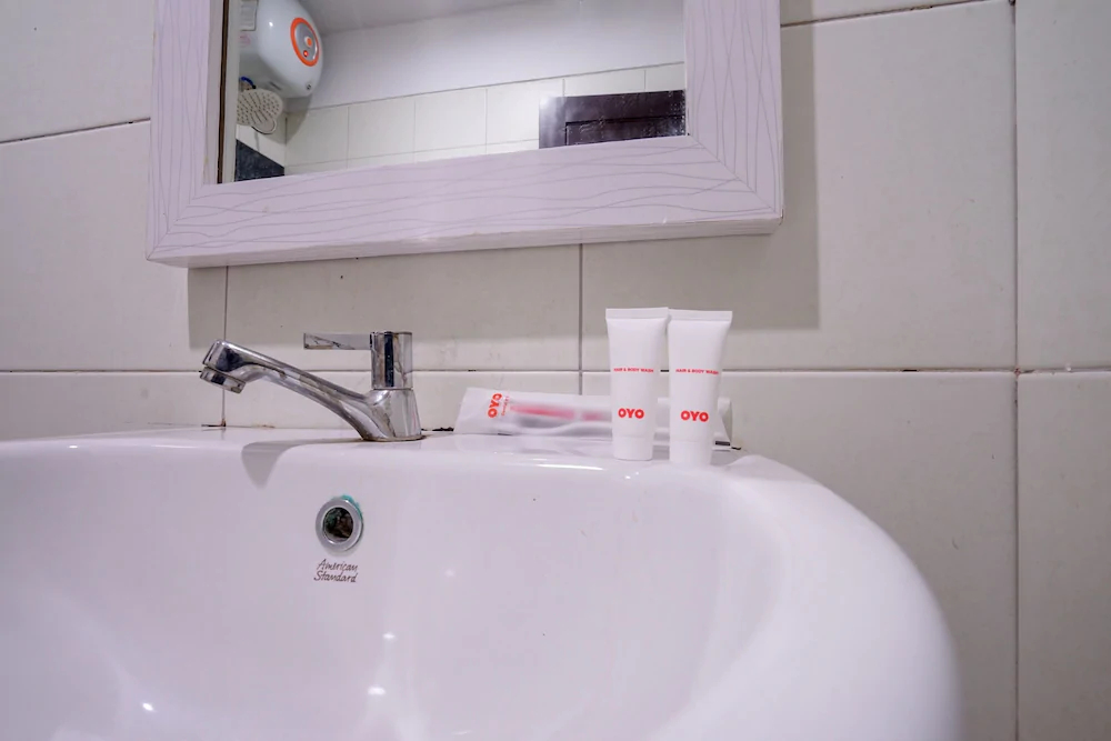 Grand Mutiara Hotel by OYO Rooms