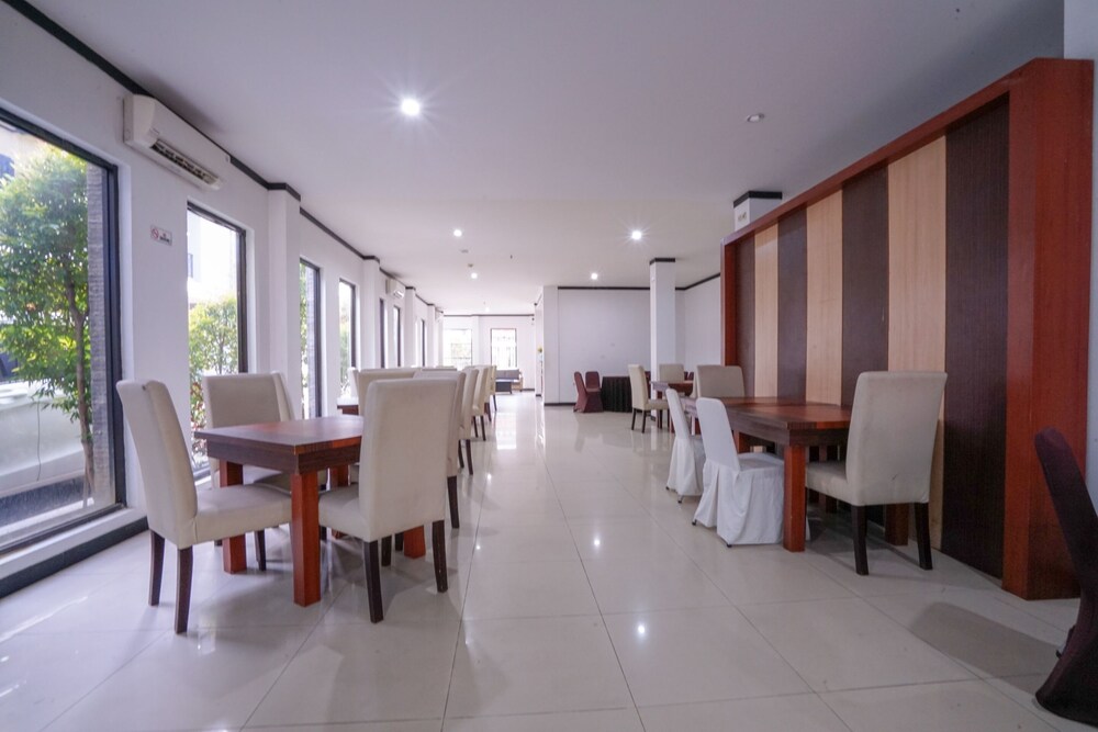 Grand Mutiara Hotel by OYO Rooms