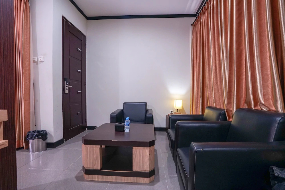 Grand Mutiara Hotel by OYO Rooms