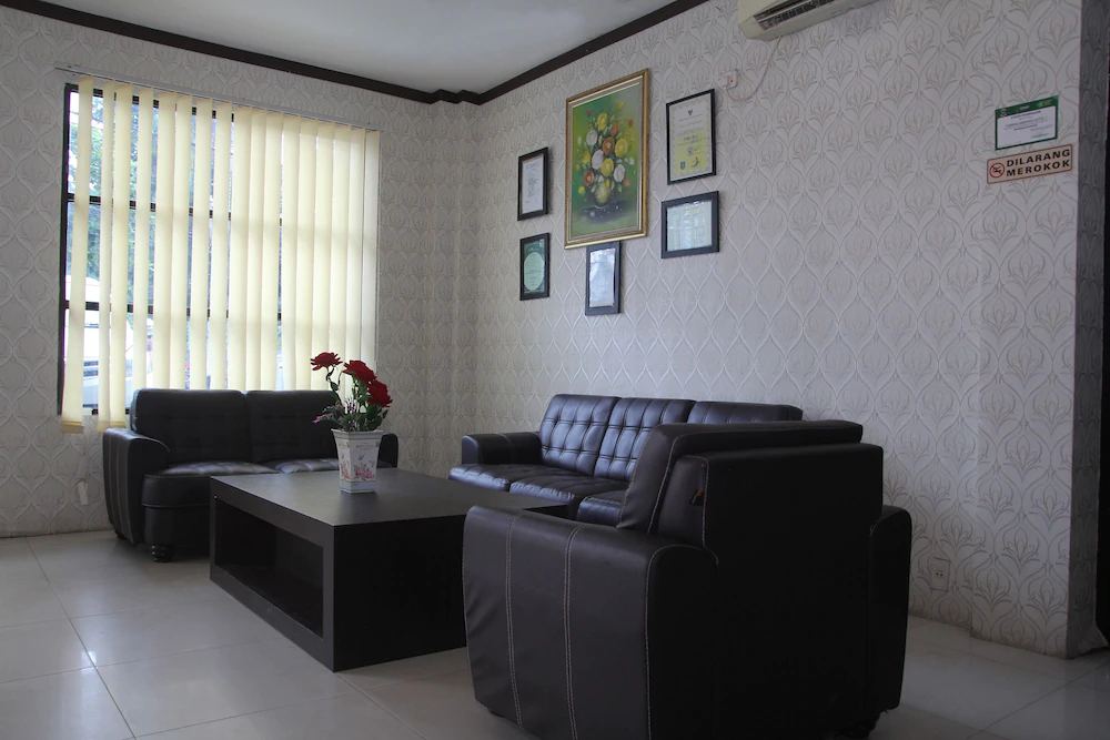 Hotel Grand Sabrina by OYO Rooms
