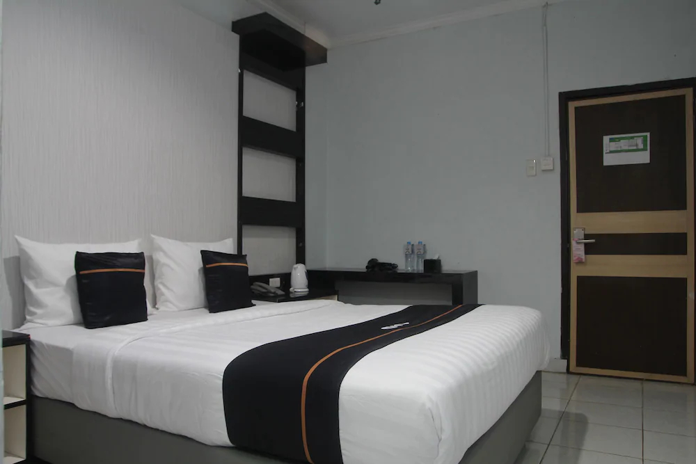 Hotel Grand Sabrina by OYO Rooms