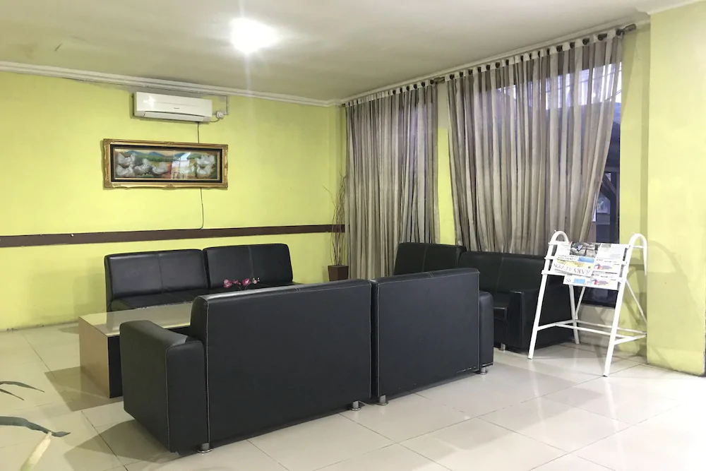 Hotel Rapos by OYO Rooms