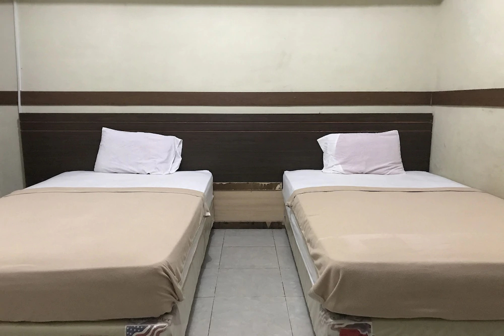 Hotel Rapos by OYO Rooms