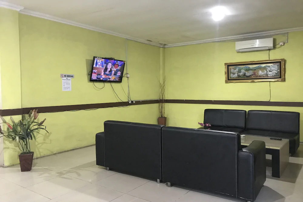 Hotel Rapos by OYO Rooms