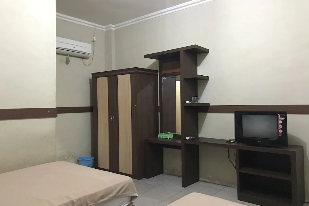 Hotel Rapos by OYO Rooms