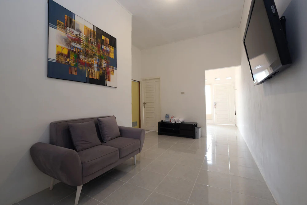 Mango Residence by OYO Rooms