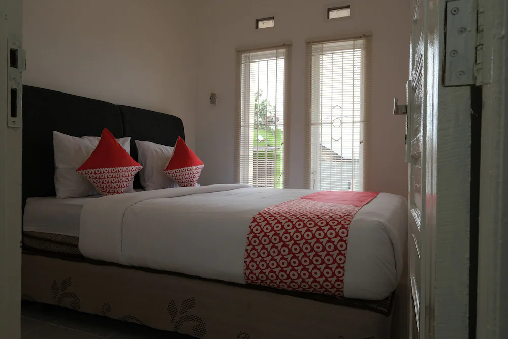 Mango Residence by OYO Rooms