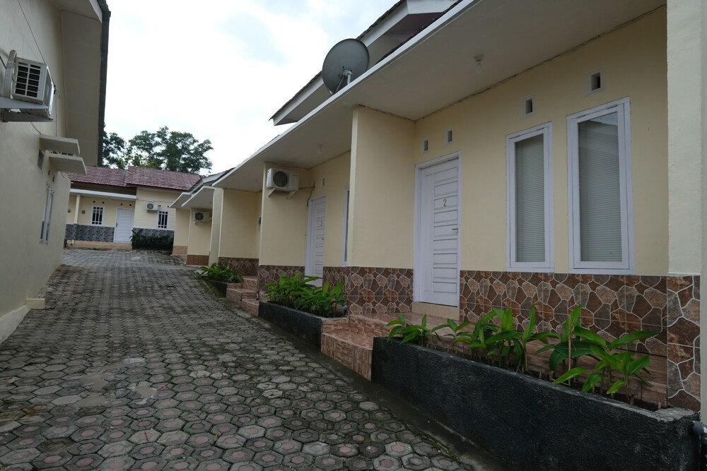 Mango Residence by OYO Rooms