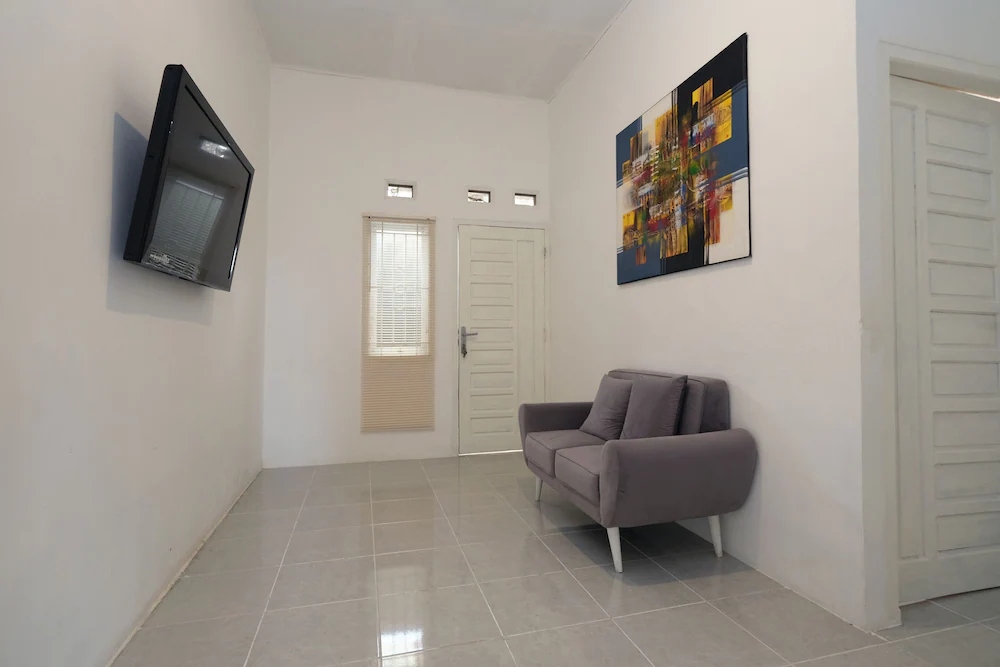 Mango Residence by OYO Rooms