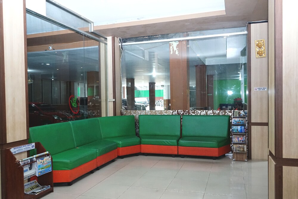 OYO 629 Grand Vella Hotel