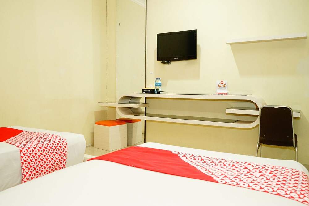 OYO 629 Grand Vella Hotel