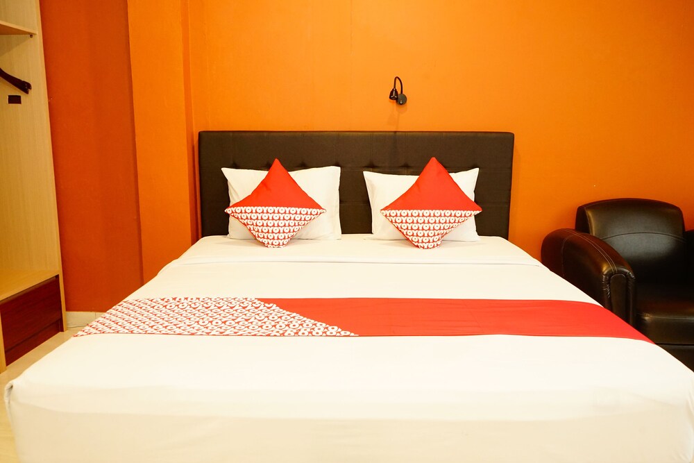 OYO 629 Grand Vella Hotel