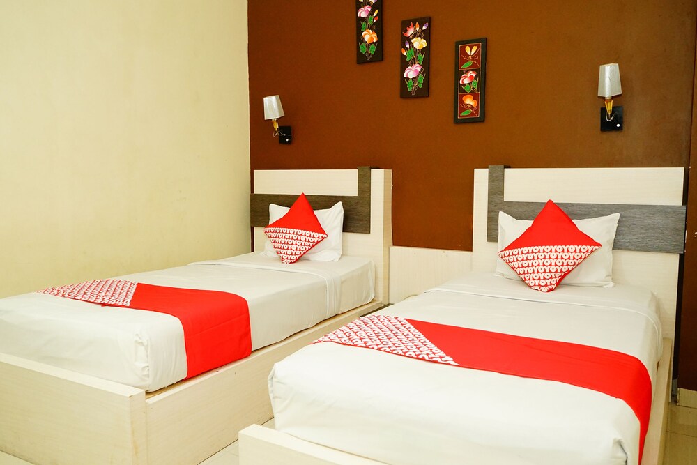 OYO 629 Grand Vella Hotel