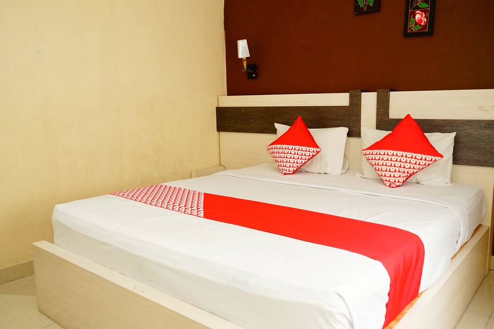 OYO 629 Grand Vella Hotel