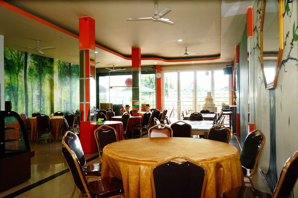 OYO 629 Grand Vella Hotel