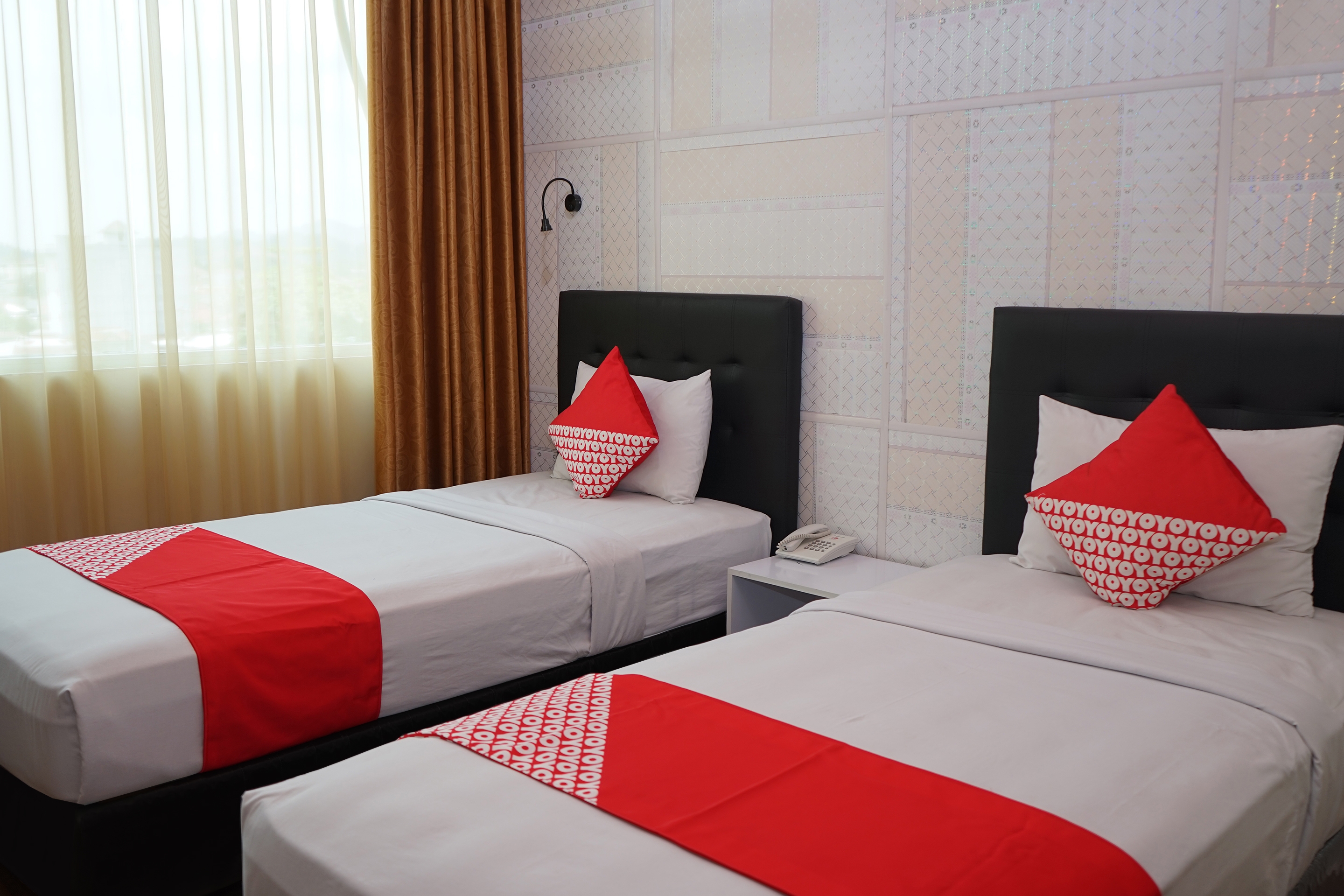 Ren'z Hotel BY OYO Rooms
