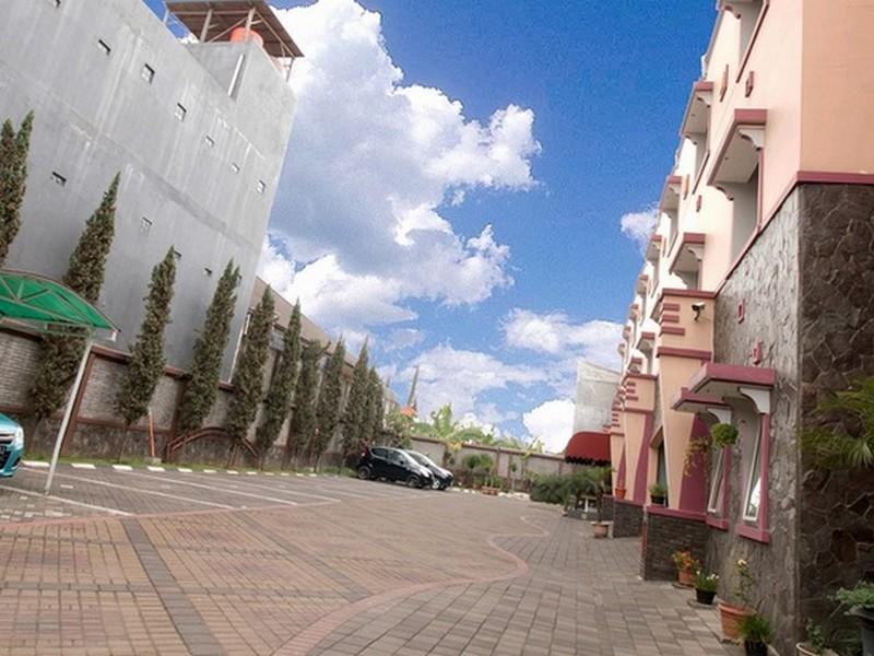 Amellia Pasteur Hotel