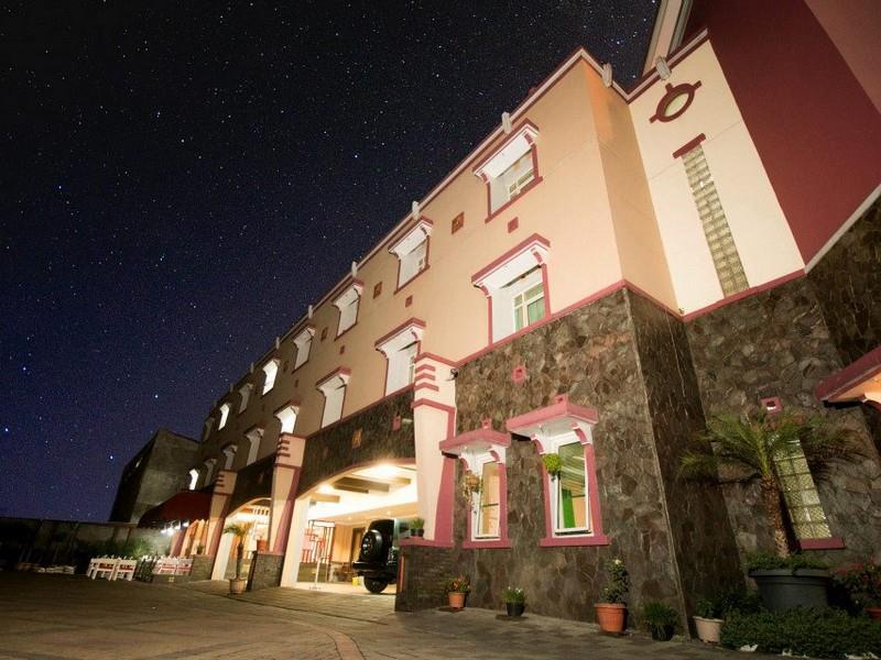 Amellia Pasteur Hotel