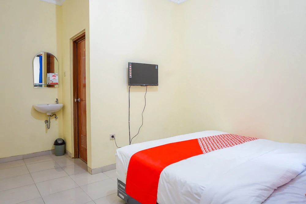 Ardini Residence by OYO Rooms