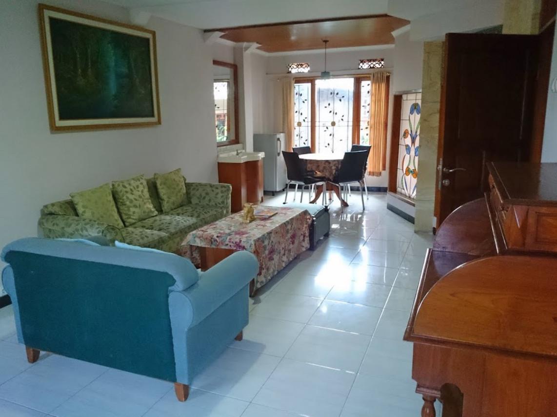 RedDoorz @ Arwiga Hotel