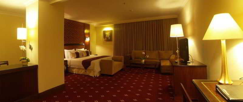 Aston Tropicana Hotel