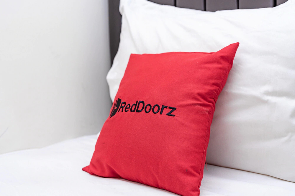 Bantal Guling Asia Afrika by RedDoorz